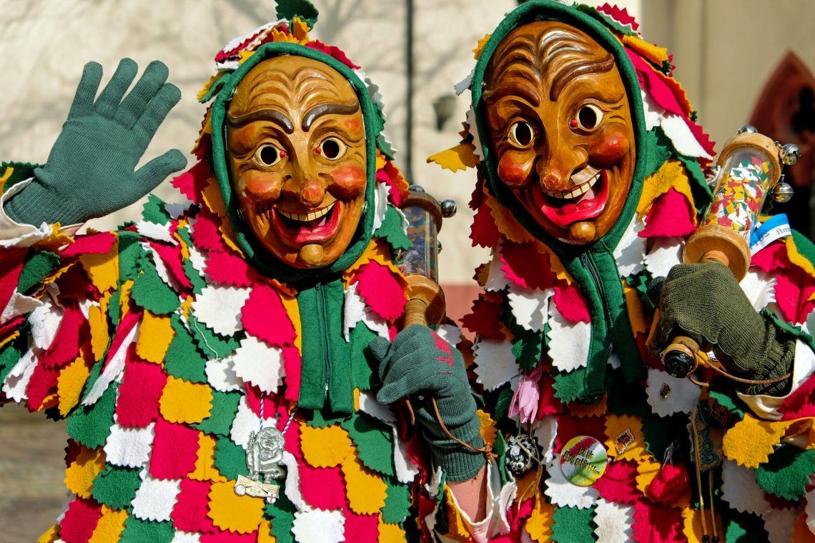 adorable art carnival carved